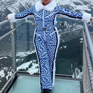 COPY - Worn once -PRETTYLITTLETHING SKI Blue and White Faux Fur Collar Printed …